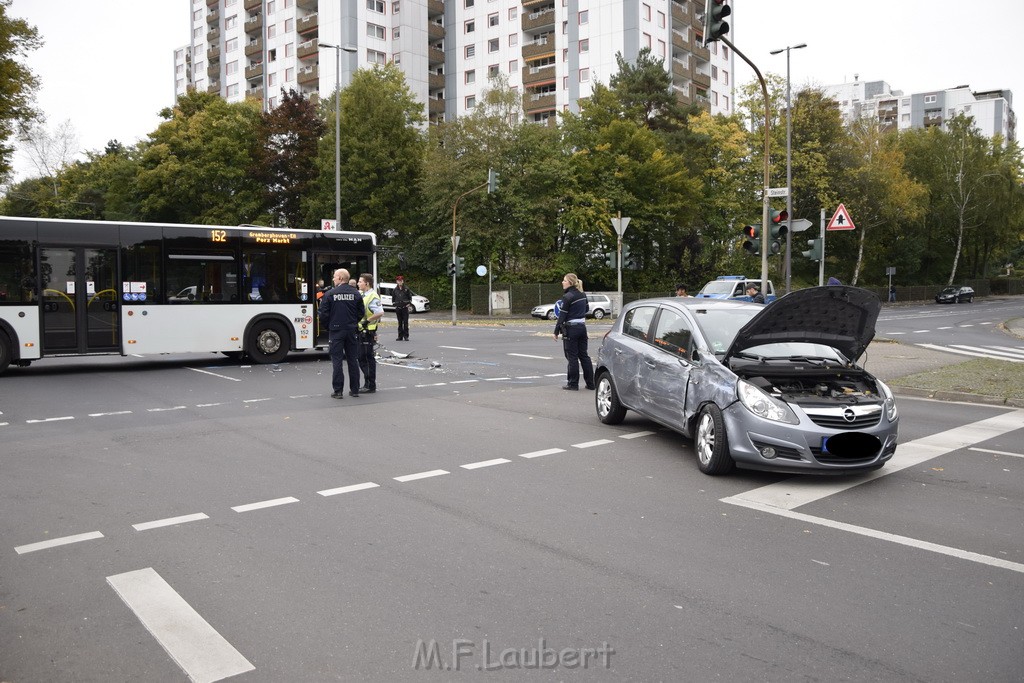 VU Bus Pkw Koeln Porz Gremberghoven Steinstr Konrad Adenauerstr P42.JPG - Miklos Laubert